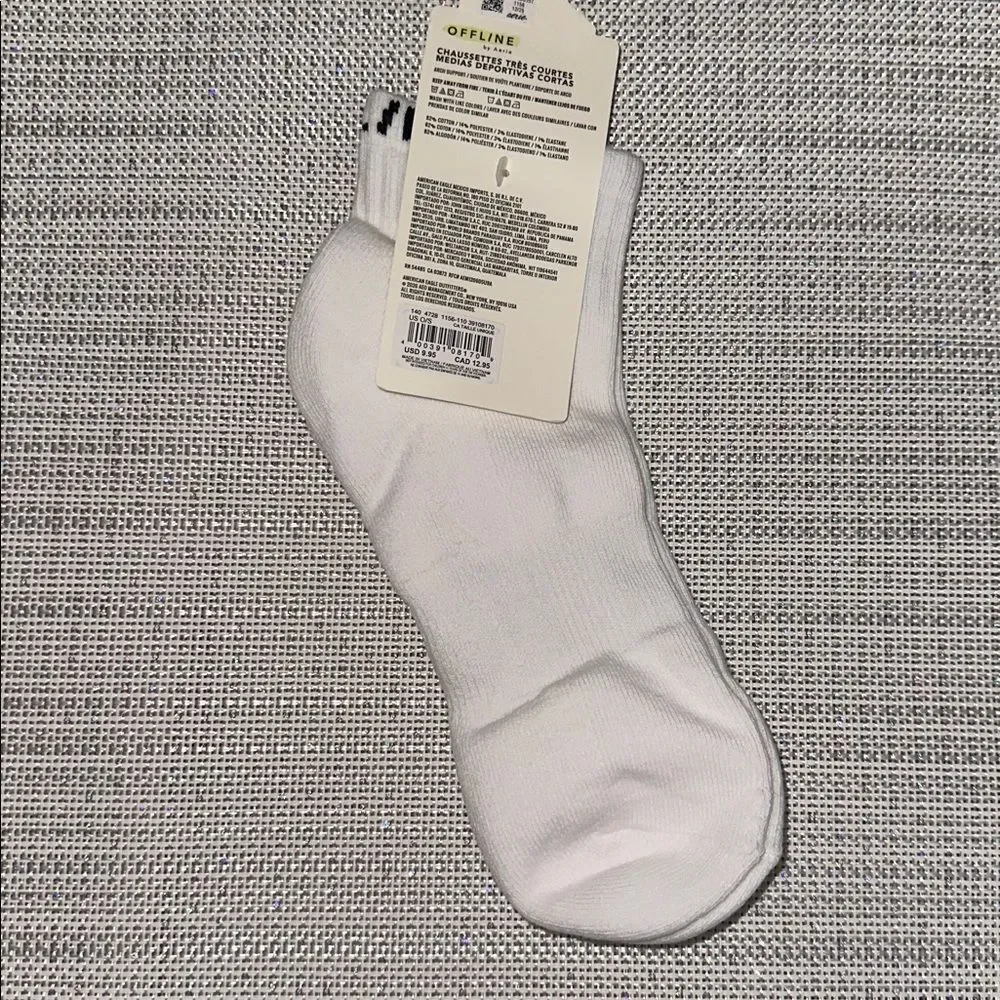 OFFLINE White Short Crew Black Back Ankle Logo Cotton Socks